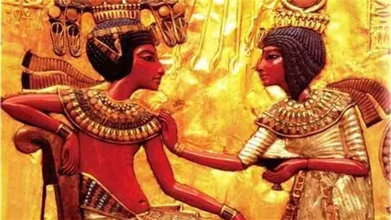 في عيد الحب المرأة المصرية لأجلها أشرقت الشمس.. هكذا قال القدماء