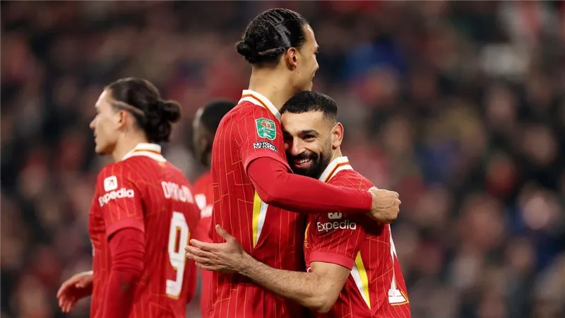 فان دايك: محمد صلاح لا يعوّض في ليفربول ومستقبله ما زال مفتوحًا