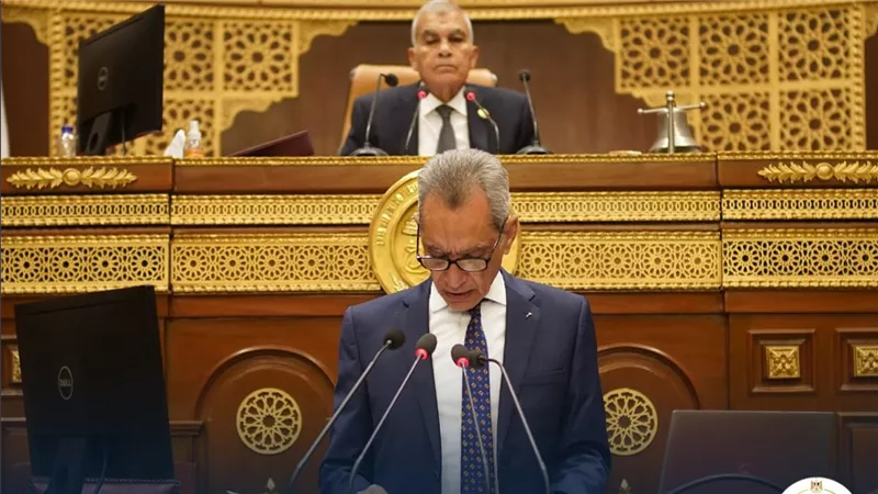 وزير شؤون المجالس النيابية في أول ظهور له بـ