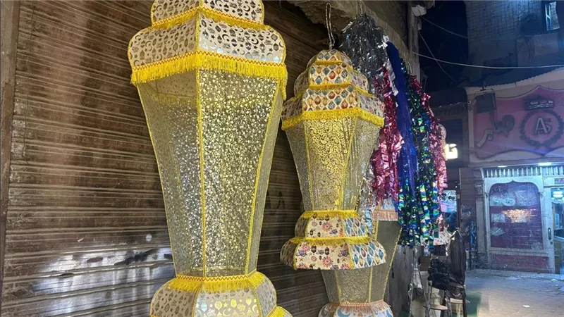 صنعة يتوارثها الأجيال.. أسرار صناعة الفانوس في أقدم ورشة مصرية |خاص