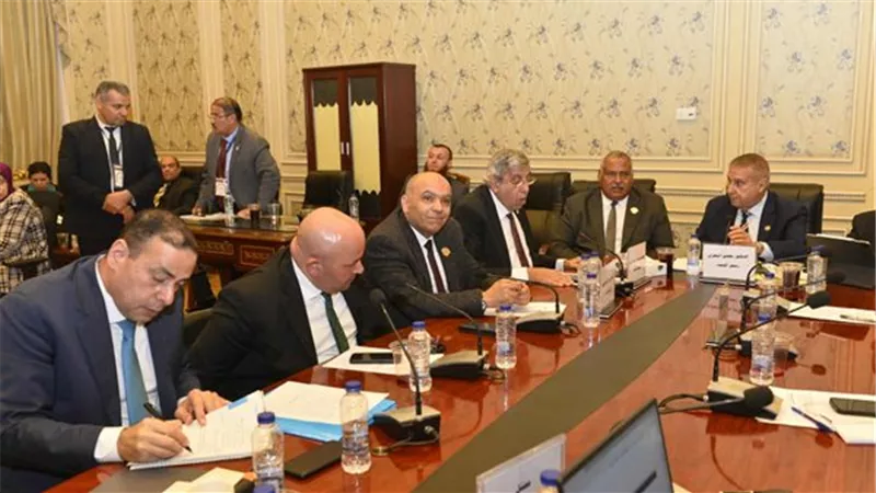 زراعة الشيوخ تناقش آثار تغير المناخ وانتشار «ورد النيل» على الري