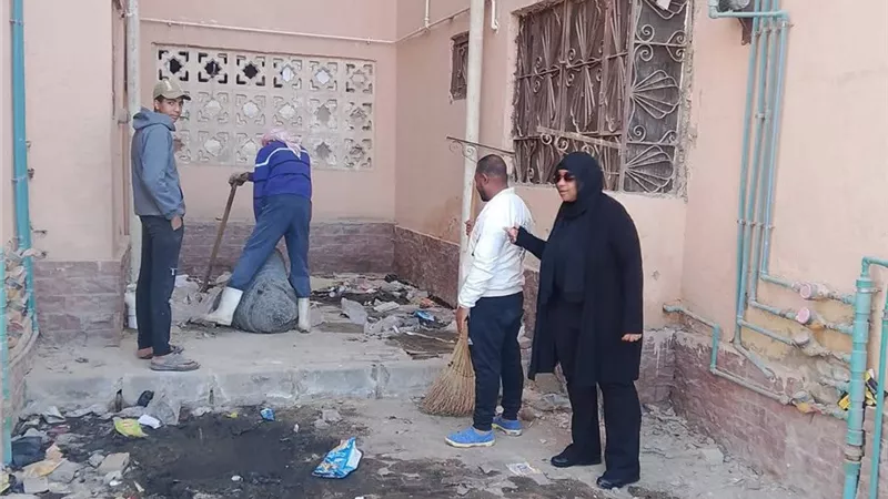 حي عتاقة بالسوىس ينفذ مرور ميداني وحملات مكثفة لتحسين المرافق ورفع القمامة