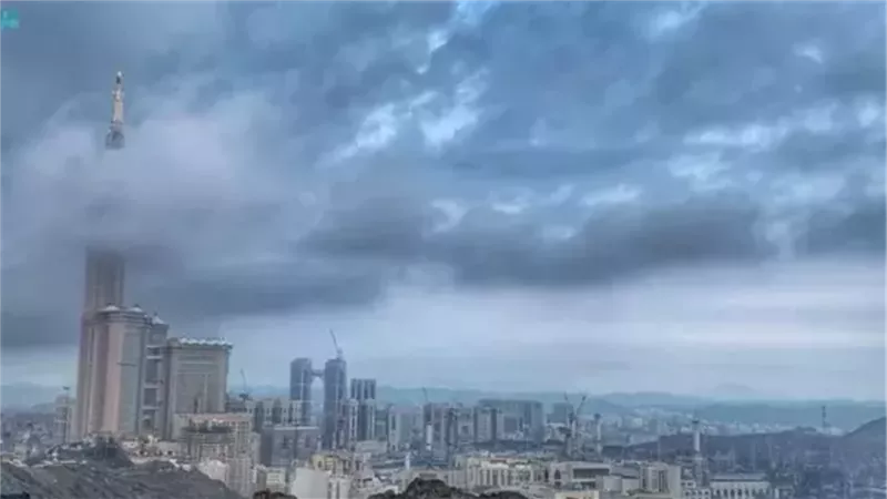 غبار ورياح قوية تغطي مناطق واسعة.. تفاصيل حالة الطقس اليوم في السعودية