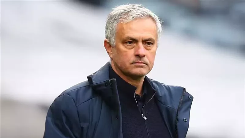 مورينيو يقترب من العودة إلى ريال مدريد بدعم مباشر من فلورنتينو بيريز
