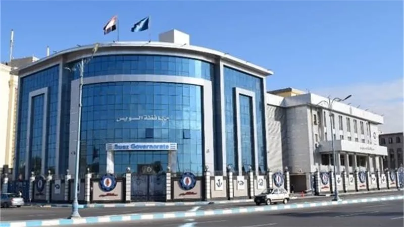 هاني رشاد السيد يؤدي اليمين الدستورية محافظا للسويس