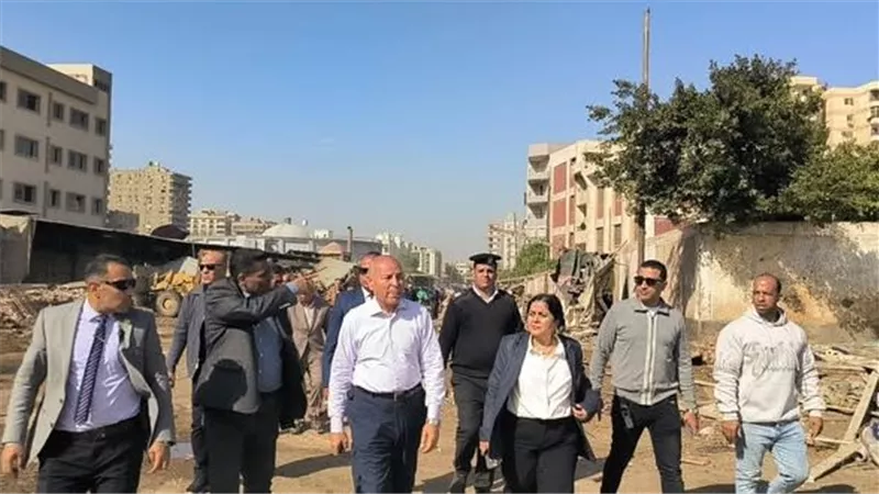 محافظ القاهرة: إزالة سوق المنهل العشوائي بمدينة نصر لنقل قاطنيه لسوق حضاري