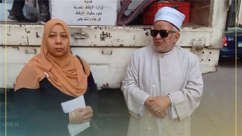 أوقاف قنا تسلِّم (1850) كجم لحوم إطعام لقومي المرأة لإعداد وجبات الصائم