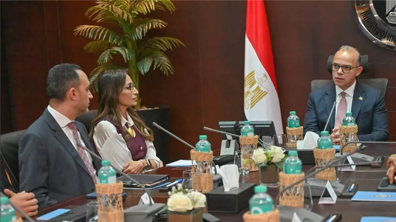 وزير الاستثمار يبحث مع (نيسان-مصر) خطط الشركة التوسعية وزيادة الإنتاج والتصدير