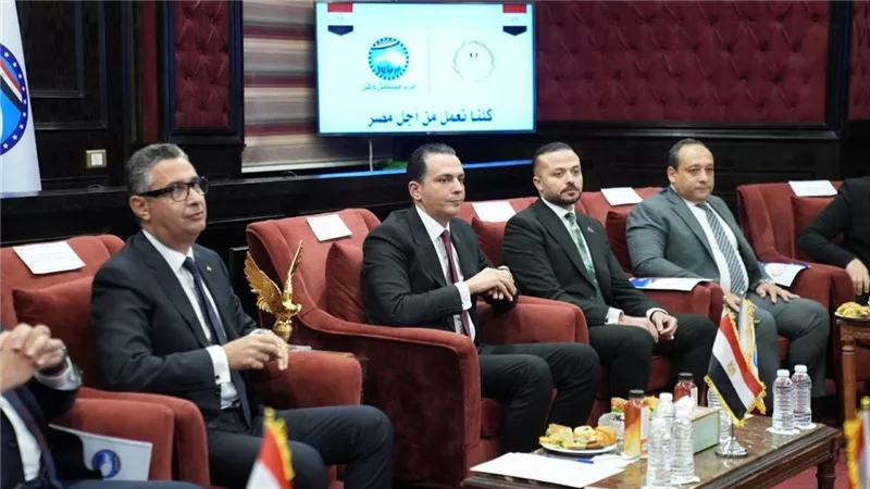 “رضا المواطن وتأمين السلع”.. أبرز ما جاء في لقاء وزير التموين بـ