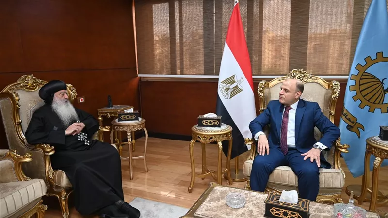 محافظ الغربية يستقبل الأنبا بولا للتهنئة بتوليه مهام منصبه وبشهر رمضان المبارك