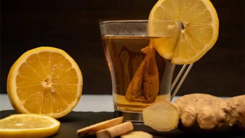 قبل أن تشربيه يوميا.. هذا ما يفعله شاي الزنجبيل بجسمك