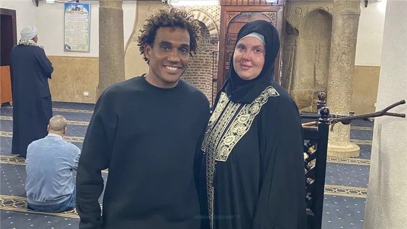 مجرية تعلن إسلامها بمسجد أبو الحجاج وتختار «زينب» قبل رمضان
