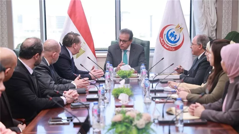 وزير الصحة يبحث مع «جنرال إلكتريك» توطين صناعة صبغات الأشعة
