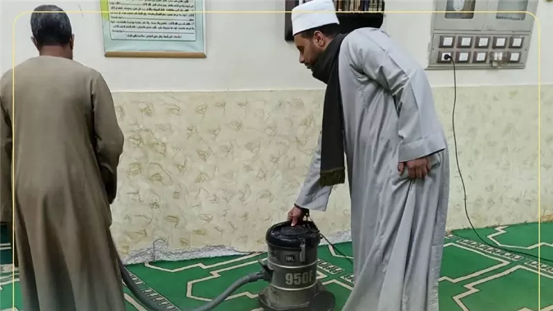 تزامنا مع الاعتكاف.. «أوقاف قنا» تطلق حملة موسعة لنظافة وتعقيم المساجد 
