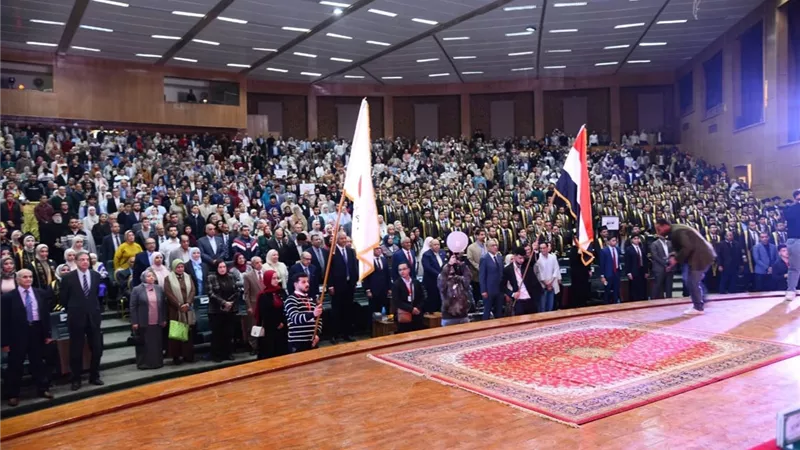 كلية الطب بجامعة أسيوط تحتفل بتخريج الدفعة الـ59 في أجواء احتفالية مميزة