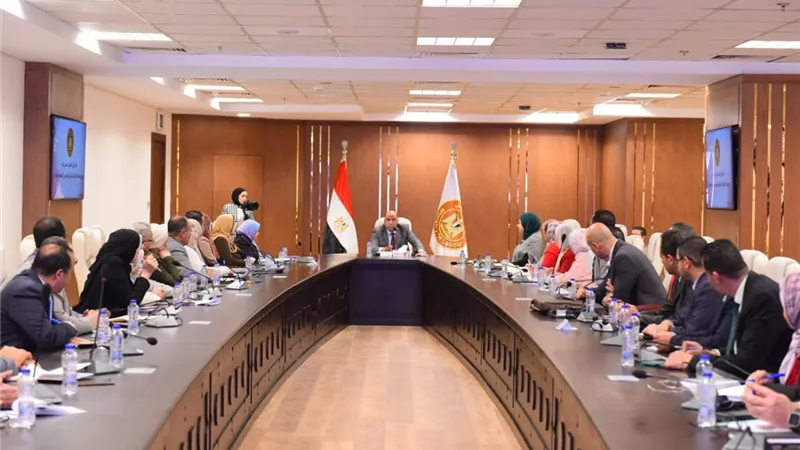 أول اجتماع.. وزير العمل: النجاح الحقيقي يبدأ بالعمل الجماعي وروح الفريق