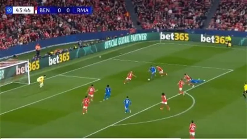أهداف وملخص مباراة ريال مدريد وبنفيكا الشوط الأول في دوري أبطال أوروبا