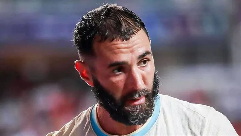3 وجهات محتملة لكريم بنزيما بعد اقترابه من الرحيل عن الهلال