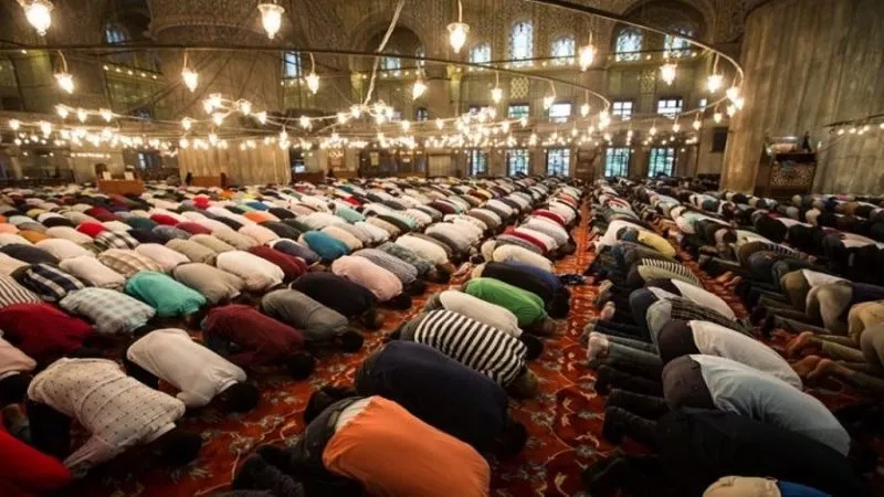 20 ركعة والذكر بالبردة بين الركعات.. بيان عاجل من الأوقاف بشأن صلاة التراويح 