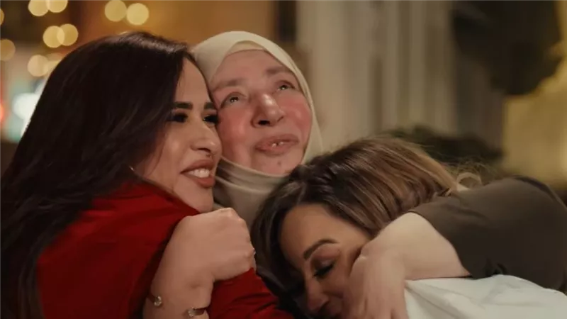بعد إعلان فودافون .. عبلة كامل وياسمين عبدالعزيز بين الماضي والحاضر |صورة
