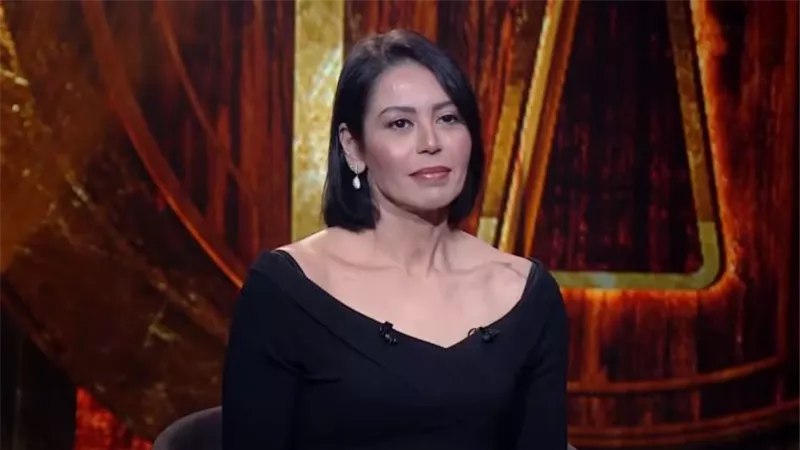 لقاء الخميسي: تصوير عزاءات الفنانين سخافة.. والسوشيال ميديا مليانة ناس مريضة