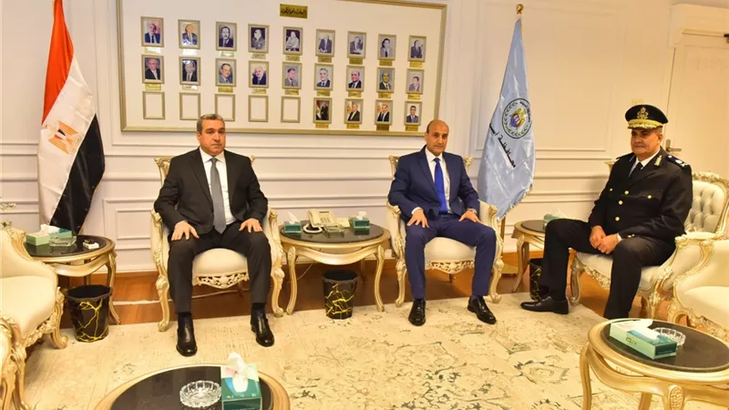 محافظ أسيوط يستقبل مدير الأمن لتقديم التهنئة بمناسبة توليه مهام منصبه الجديد