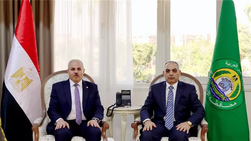 رئيس جامعة قناة السويس يهنئ محافظ الإسماعيلية الجديد على تولي منصبه