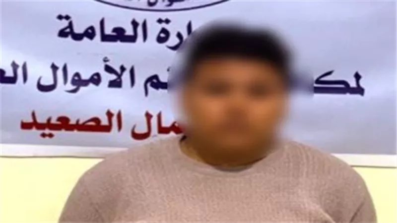 بـ 3 شرائح وهاتف.. القبض على محترف النصب الإلكتروني بالعدوة بعد 6 وقائع بنكية