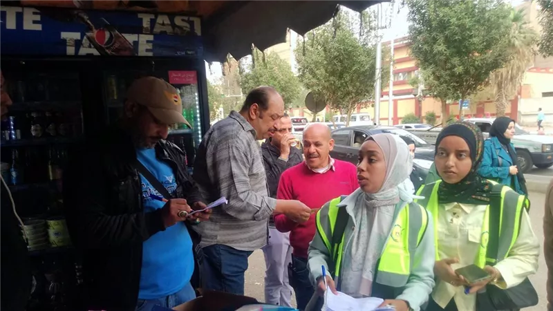 إعدام لحوم فاسدة ومحاضر للمحال غير المرخصة في حملة رقابية مكبرة بقنا 