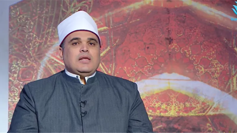 كيف توازن بين العبادة والترفيه في رمضان؟.. نصائح من أحمد منصور