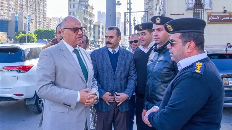 في أول أيام رمضان.. محافظ الإسكندرية يتابع ميدانيا سيولة الحركة المرورية