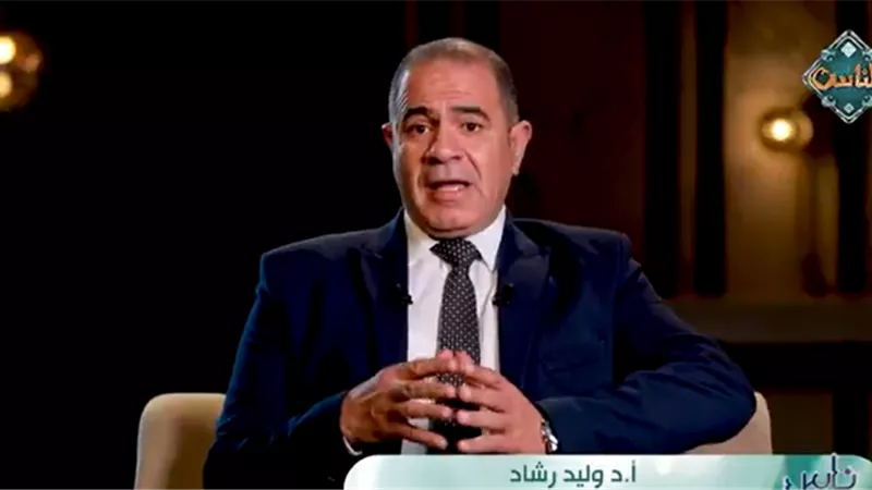 هل أصبحت كاميرا الموبايل تتحكم في حياتنا؟ أستاذ اجتماع يجيب
