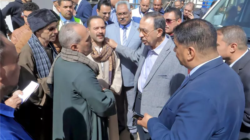 محافظ سوهاج يقود جولة مفاجئة بالمنشأة ويُحيل عددًا من المسئولين للتحقيق