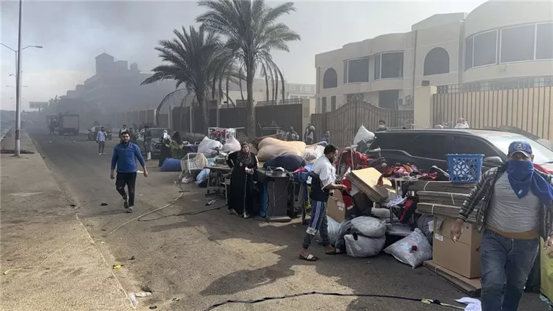 إخماد حريق مصنع ملابس بأكتوبر بعد 5 ساعات.. والنيابة تنتدب المعمل الجنائى