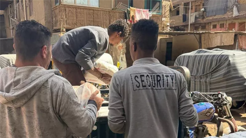 400 جنيه شهريًا لكل بطاقة.. تفاصيل صرف منحة مارس وأبريل بـ 40 ألف منفذ تمويني