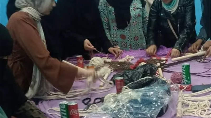 بلمسات إبداعية ختام فعاليات ورشة باليت كلير بمركز شباب السلام في السويس