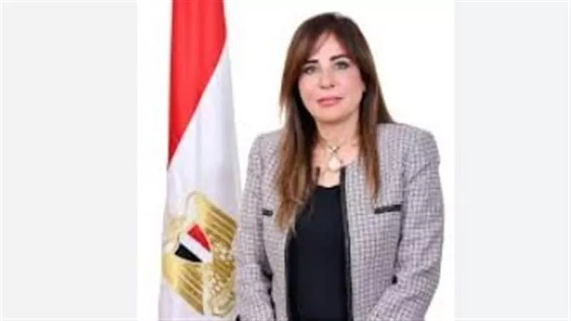 وزيرة الإسكان تتابع موقف المشروعات الخدمية والسكنية بمدينة العبور الجديدة