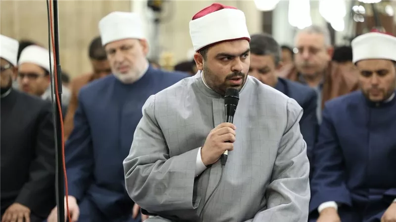الجامع الأزهر يعلن أسماء قراء صلاتي العشاء والتراويح اليوم الاثنين 