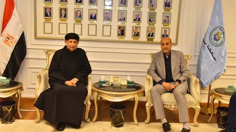 محافظ أسيوط يستقبل وكيل مطرانية أبوتيج للأقباط الأرثوذكس  