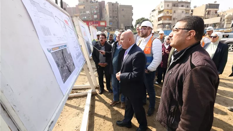 بعد حادثة الهبوط الأرضي.. كامل الوزير يتفقد محطة مترو الملك الصالح (صور)