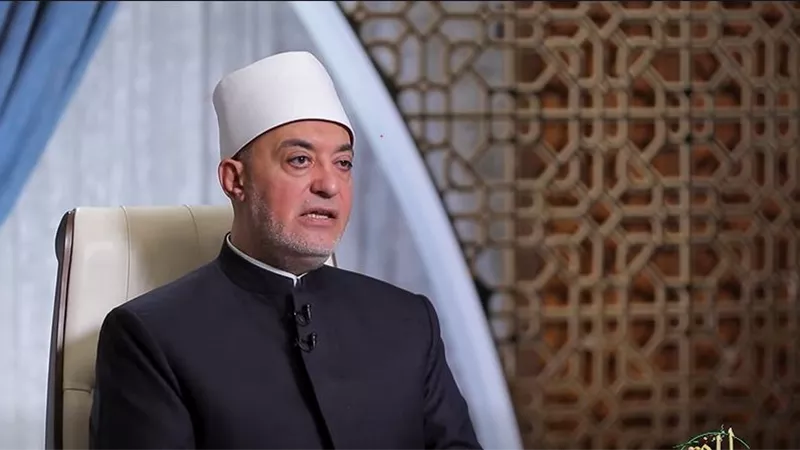 أخطر ما في السوشيال ميديا.. نظير عياد يفضح استغلال النساء لأجل المال