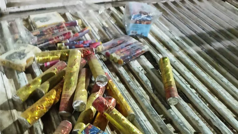 محافظ أسوان يشدد علي ضرورة تنفيذ قرار حظر بيع  وحيازة الألعاب النارية