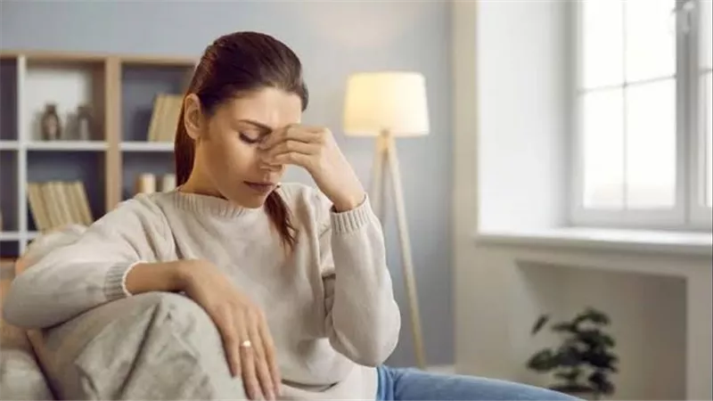 علامات تحذيرية تدل على إصابتك بالجفاف خلال شهر رمضان 