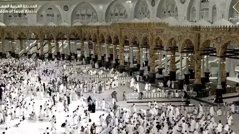 بث مباشر.. شعائر صلاة الجمعة الثالثة من رمضان بالحرمين الشريفين