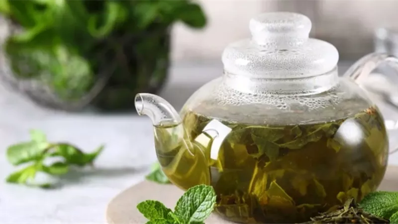 لتعزيز الاسترخاء وتحسين النوم ...ما أفضل وقت لشرب شاي الأعشاب؟