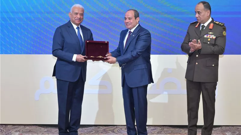 الرئيس السيسي يعين الفريق أول عبد المجيد صقر مساعدا لرئيس الجمهورية