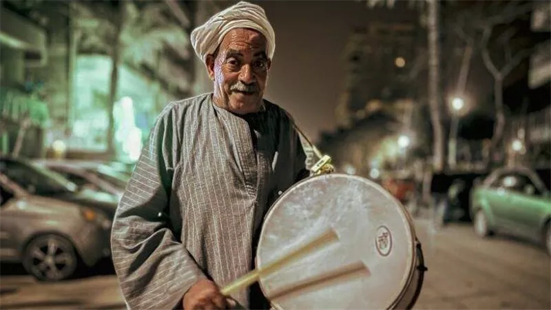 كل يوم مهنة في رمضان.. المسحراتي مهنة موجودة قبل 12 قرن في مصر