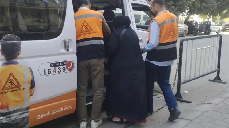 التضامن: فرق التدخل السريع تكثف جهودها لإنقاذ ودعم الأطفال والكبار بلا مأوي 