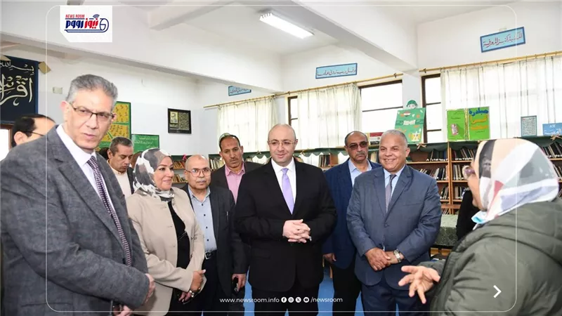 محافظ الفيوم يتفقد سيرالعملية التعليمية بمدرسة الثانوية للبنات ويشيد بالانضباط