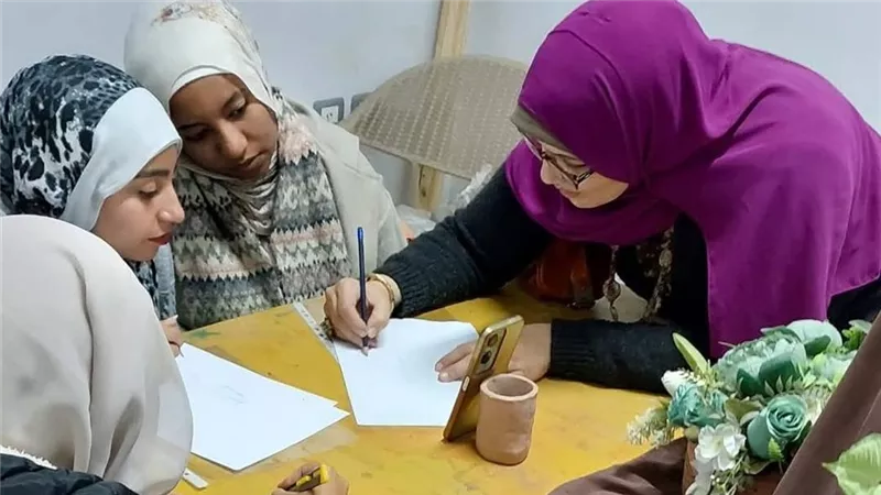 تحت شعار دروب الفن.. انطلاق فعاليات ورشة الفنون التشكيلية بمركز سليم بالسويس